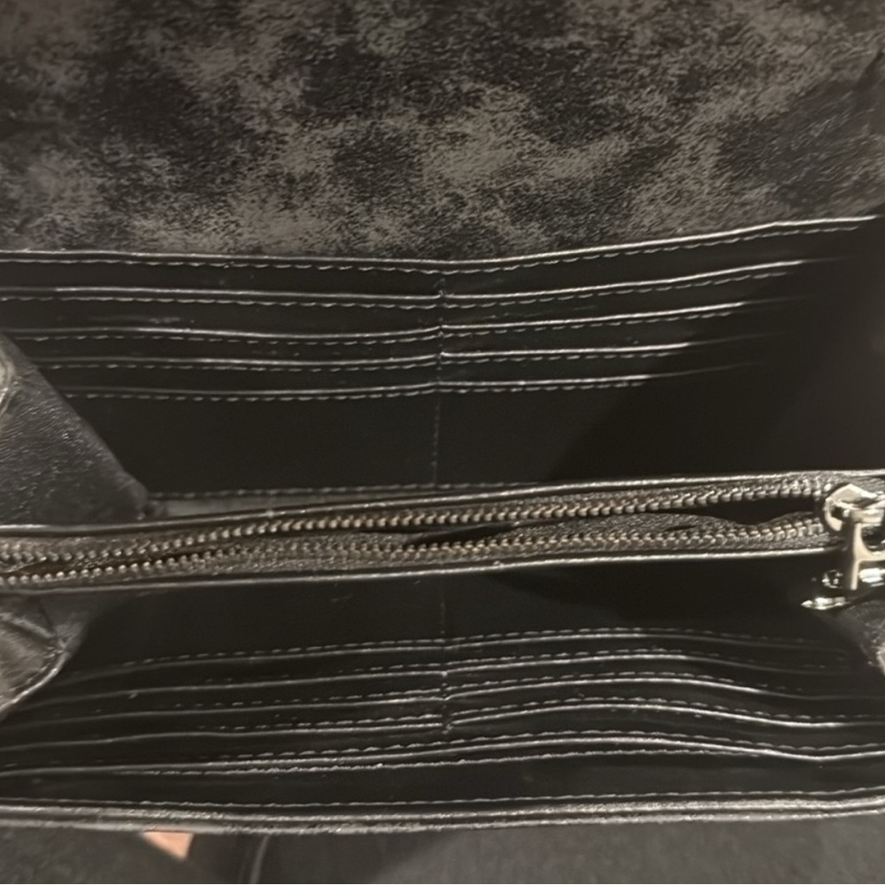Chelsea 28  crossbody clutch black shimmer metallic removal strap bag - Picture 12 of 13